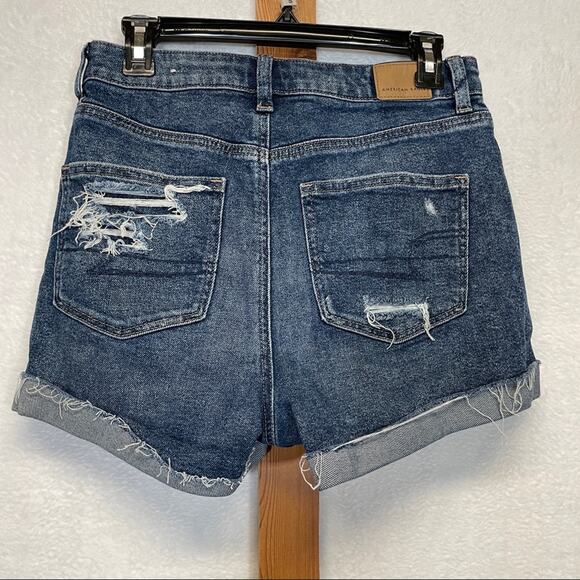 American Eagle High Rise Distressed Dark Wash Mom Denim Jean Shorts Size 6 - Picture 2 of 9